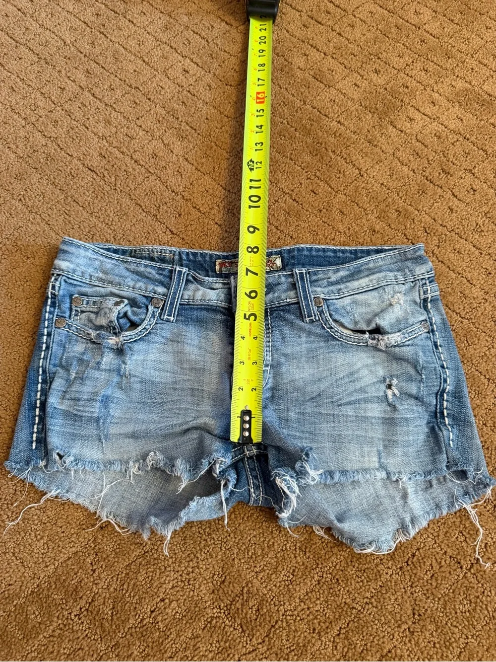BKE Low Rise Cutoff Medium Wash Distressed Denim Shorts Women’s Size 28